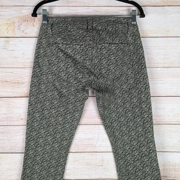 CAbi Women's Size 2 Ditsy Floral Skinny Jeans Green Stretchy Pants Style#5083 - Picture 9 of 11